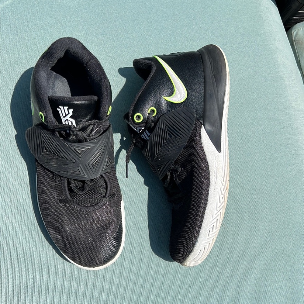 Nike Kyrie Flytrap 3 'Black Volt' size 10